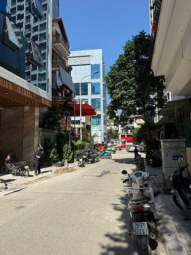 Chính chủ cần bán mảnh đất ngõ 603 Lạc Long Quân. LH 0983.837.112