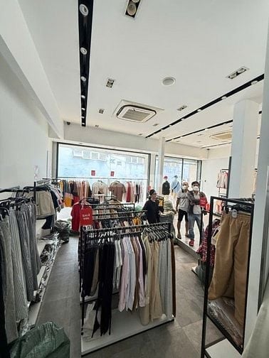 NHÀ CHÍNH CHỦ Cách Mạng Tháng 8 DT: 8X10 2 lầu