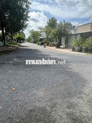 Nhà mặt tiền kinh doanh trục chính khu Trường An Phường Long Châu, VL