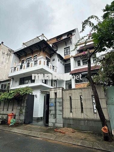 🏠 Cho thuê Biệt Thự có sân vườn mặt tiền đường nội bô P10 Q6