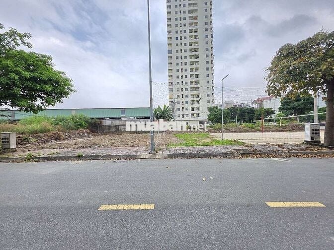 Đất đẹp 95m ngay cổng trục chính kinh doanh kdc Phúc Đạt gần Vincom550