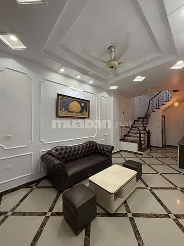 Nhà đẹp ngõ Nguyễn Văn Cừ, giá 8.5 tỷ, 32mx5T, mới đẹp ở luôn 