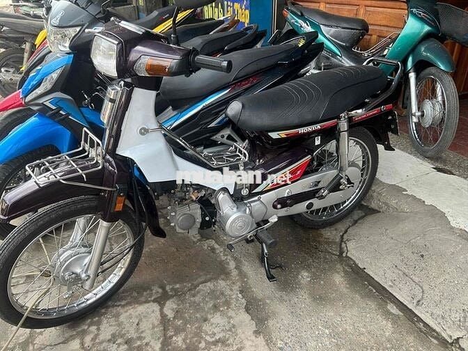 Honda Dream Thái 2024 màu Nâu