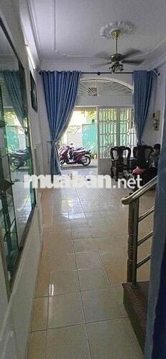 Nhà HXH Thông P10: 4.2x15m ,4pn, 2wc, có Nội Thất cơ bản