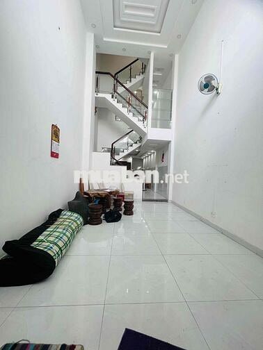 Nhà Mới Sạch Sẻ DT 4x18 1Trệt 1Lửng 2Lầu 4Pn 4Wc Hẻm Xe Tải Hợp Online