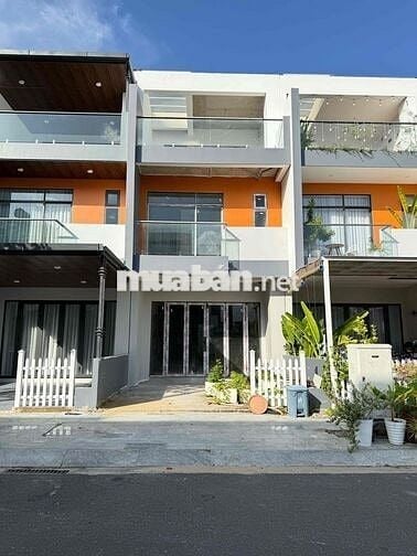 Bán nhà thô 3 tầng đường thông The Capella Garden giá rẻ 6 tỷ 550.