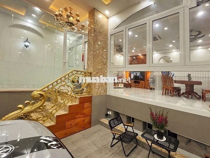 BÁN GẤP TÒA CHDV 9x19 GIA ĐÌNH Ở NHƯ BIỆT THỰ VÀ THU NHẬP 120TR/THÁNG