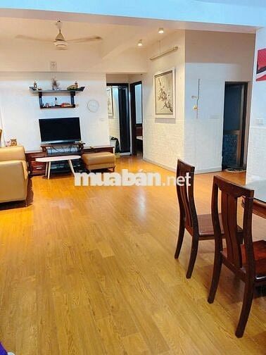 Căn góc 105m2, 3 PN, hướng Đông Nam , CT1B Văn quán