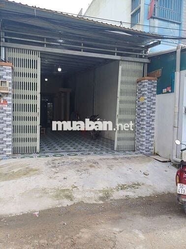 Cho thuê nhà tx 52 dt 117m sân xe hơi giá 6tr