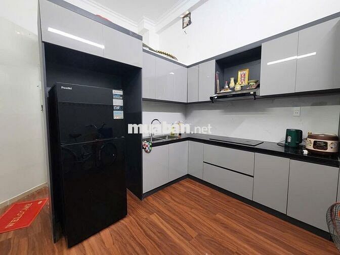 BÁN NHÀ GẦN CHỢ MỚI, 2 TẦNG K HOÀNG DIỆU , 5 Pn SẴN DÒNG TIỀN 15TR/th