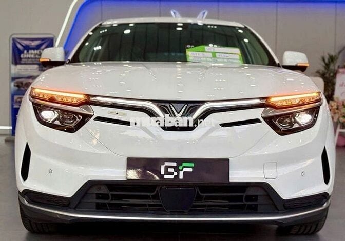 Vinfast VF8 Eco 2022 Trắng Siêu Lướt