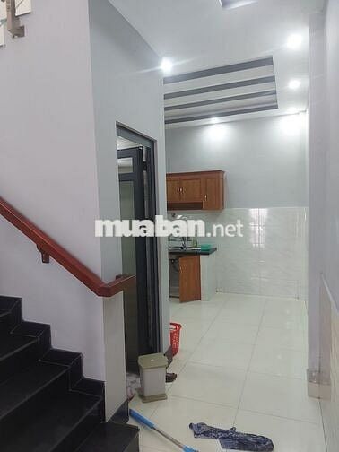 Nhà 1 lầu 2 PN gần dự án an sương 4x14m giá 4ty4 còn bớt