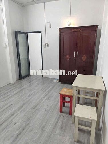 Cho Nữ thuê phòng, Lầu 1 Hồ Thị Kỷ, Q10