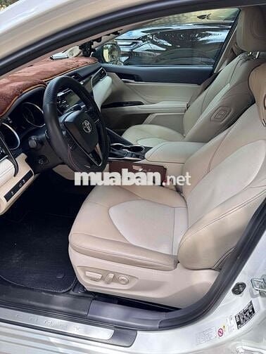 Toyota Camry 2020 2.5Q 32000 km