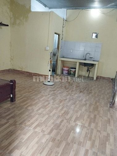 Cho thuê căn hộ gia đình ở hoặc cán bộ/sinh viên ở siêu rẻ