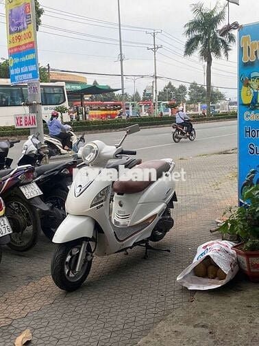 SYM Attila màu Trắng