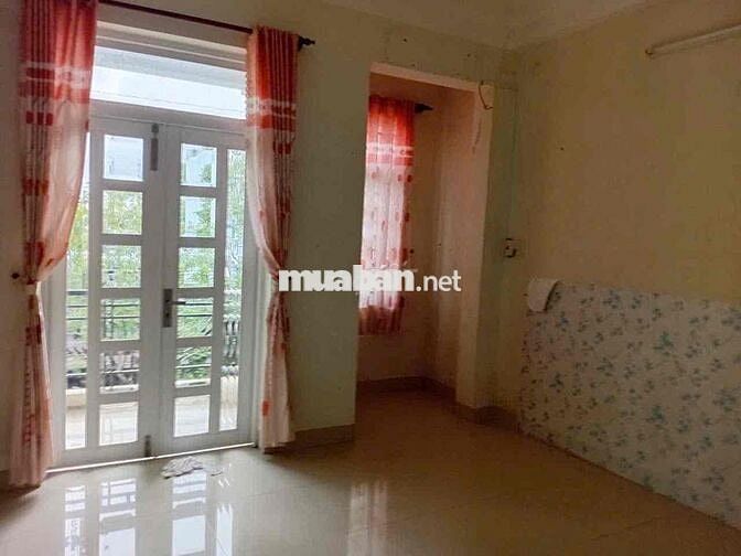 Cho thuê nhà Nguyên Căn 3 tầng 3PN, 3WC mặt tiền Đường Điện Biên Phủ