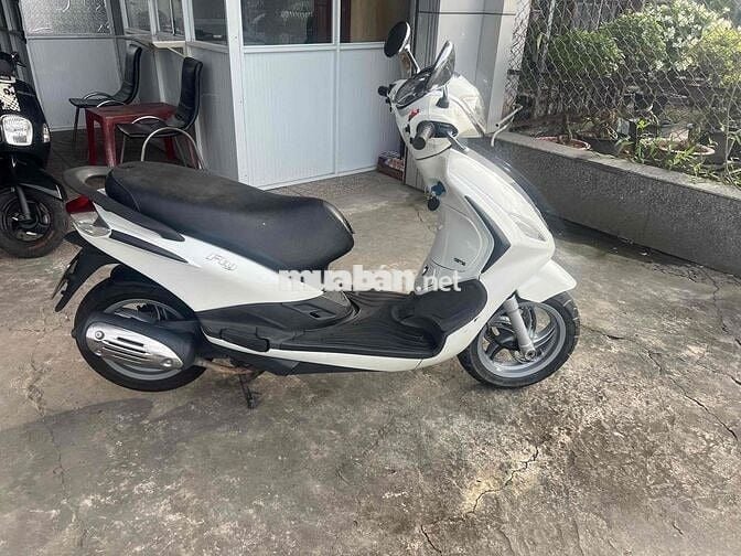 Piaggio Fly màu Trắng
