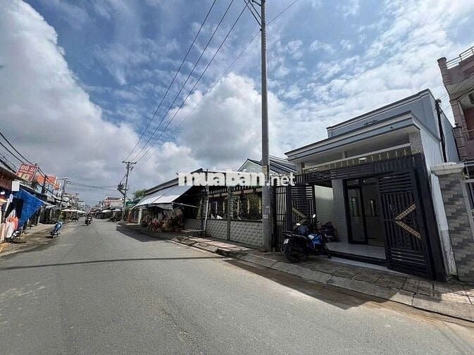 CẦN BÁN GẤP CĂN NHÀ CẤP 4 90M2 NGAY CHỢ BÌNH CHÁNH GIÁ 820TR!!!