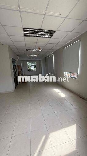 Sàn VP 80m ngay Cresent Mall Hoàng Văn Thái, fre QL, sẵn máy lạnh