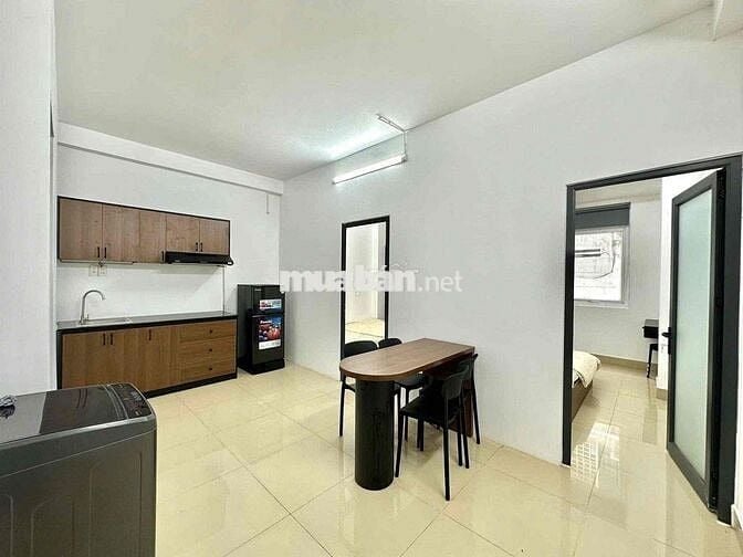 CHO THUÊ CĂN HỘ 2 PHÒNG NGỦ - 1 PHÒNG BẾP - BAN CÔNG/CỬA SỔ - FULL NỘI