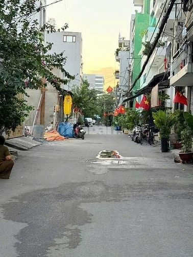 Bán phòng trọ Dt: 10x28m . 20p cấp 4 . Phạm văn chiêu