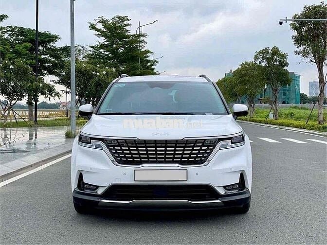 Kia Carnival 2022 Trắng Signature Dầu xe 1 chủ