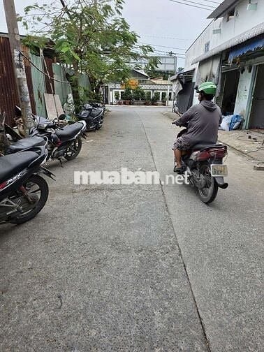 Nhà mặt tiền hẻm lớn 8m, sát đường lớn tiện ở hay cho thuê kinh doanh