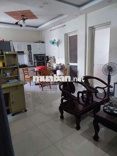 Cho thuê căn 2pn,2pc, ban công hướng công viên chung cư