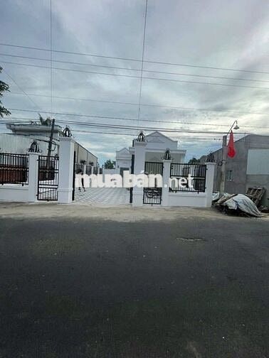 Bán căn nhà MT kinh doanh  Đ. Nguyễn Thị Lắng ,135m2 SHR Giá 1 tỉ 50Tr