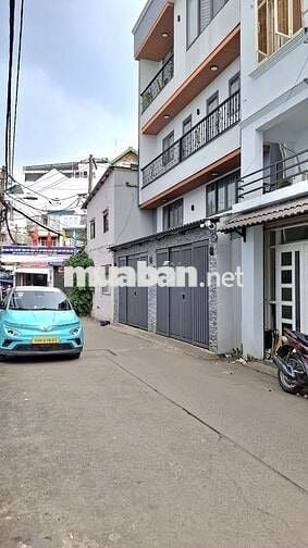 HẺM 2 Ô TÔ TRÁNH NHAU GIÁP PHÚ NHUẬN - NHỈNH 7 TỶ