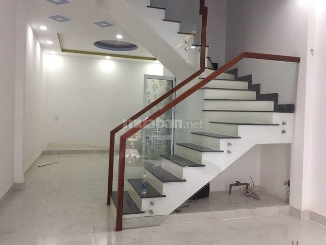  Đường  Nguyễn Lộ Trạch 4x16m nở hậu 4,5m 2 lầu