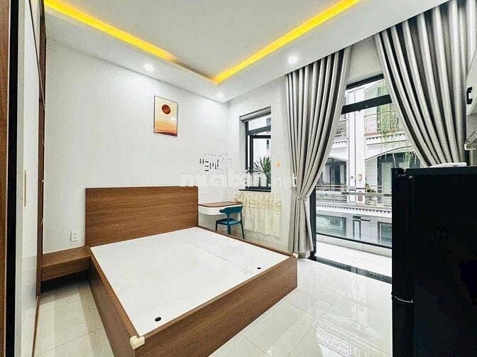 Căn Hộ Ban Công Full Nội Thất Ngay Công Viên Làng Hoa