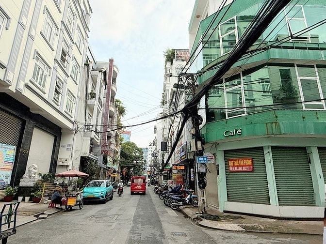 100M2 - CỘNG HOÀ - NGANG 4.5M - C4 TIỆN XÂY MỚI