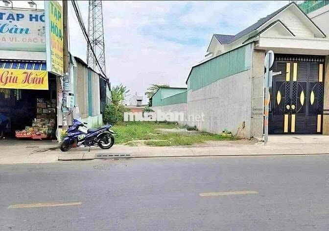 đất thổ cư , mặt tiền kinh doanh , đường nhựa lớn