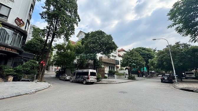 Nguồn Kín..! Mảnh Đất Đấu Giá Xây Toà Phố Hoàng Đạo Thuý - 219M2* 90T