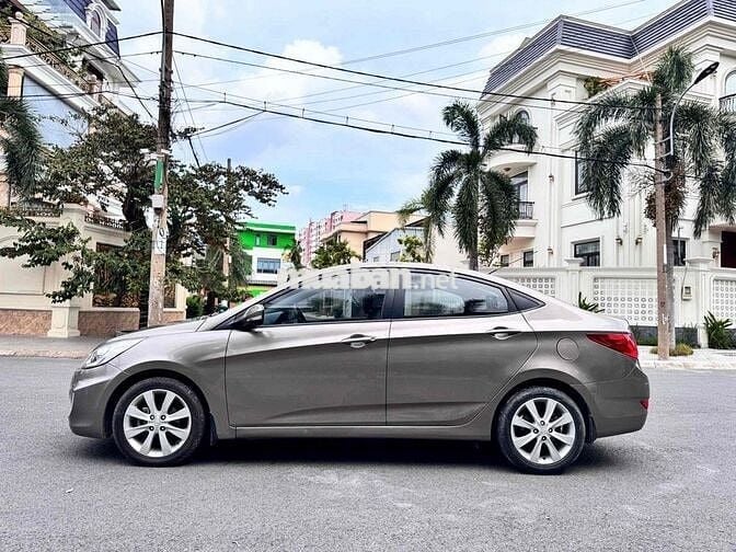 Hyundai Accent 2013 1.4 AT - 90000 km