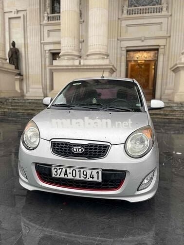 ae cần xe 5 chỗ đi lại ủng hộ e,xe ở vinh