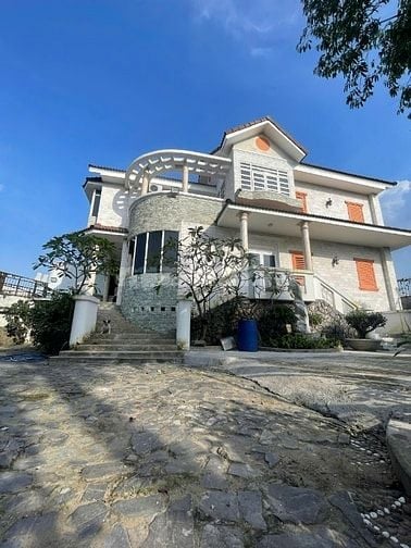 ☎Biệt thự mặt tiền Nguyễn Đình kiên 