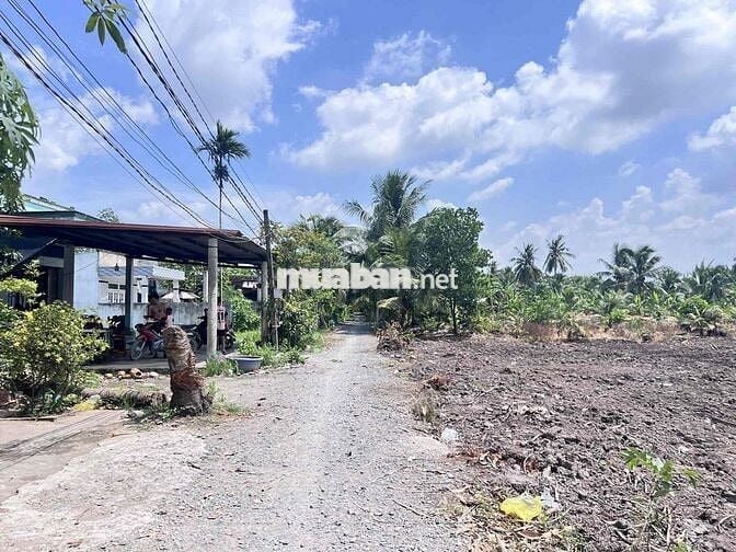 Đất xây nhà vườn 10x38m giá 1ty760 đường ô tô