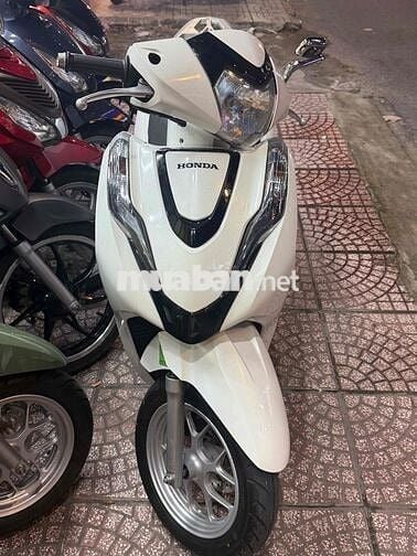 Honda Lead Trắng 4val/2022/9chủ ký