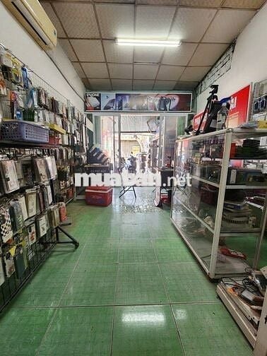 Sang mặt bằng nhà nguyên căn mặt tiền Nguyễn Bình 64m2