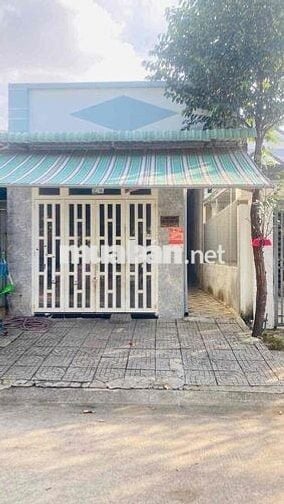 Bán gấp dãy trọ 1kiot-4 phòng 150m2 1Tỷ250 gần KCN mỹ phước- bến cát