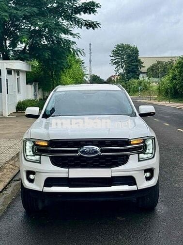 Ford Everest 2022 Ambient 1 Chủ mua Mới Rất Đẹp