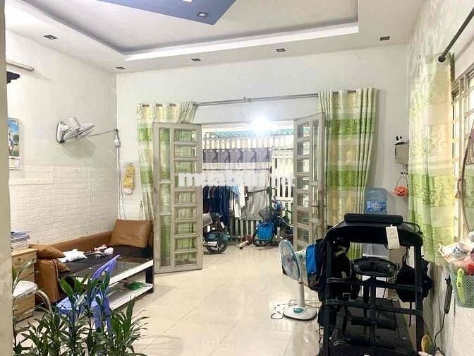 🌹 NHÀ NGANG HIẾM 6,4 m- Diện tích 108m2 – pháp lý: Chuẩn- Hẻm Xe hơi q