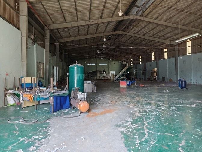 Cho thuê kho xưởng 2.000m², khuôn viên 4.000m², Đức Hòa Đông, Long An