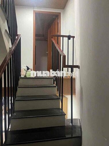 Bán nhà 2,5 tầng , kiệt Hoàng Diệu , cách đường lớn 70m