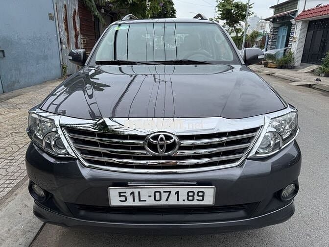 Toyota Fortuner 2014 Xám