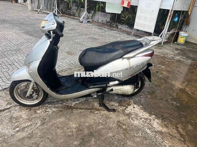 Honda Lead màu Bạc