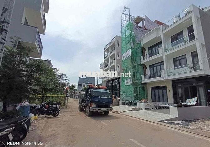 💥MỜI GỌI ĐẦU TƯ HẺM VIP NHẤT VƯỜN LÀI XÂY DỰNG TỰ DO ĐẤT GẦN 900M2 THỔ